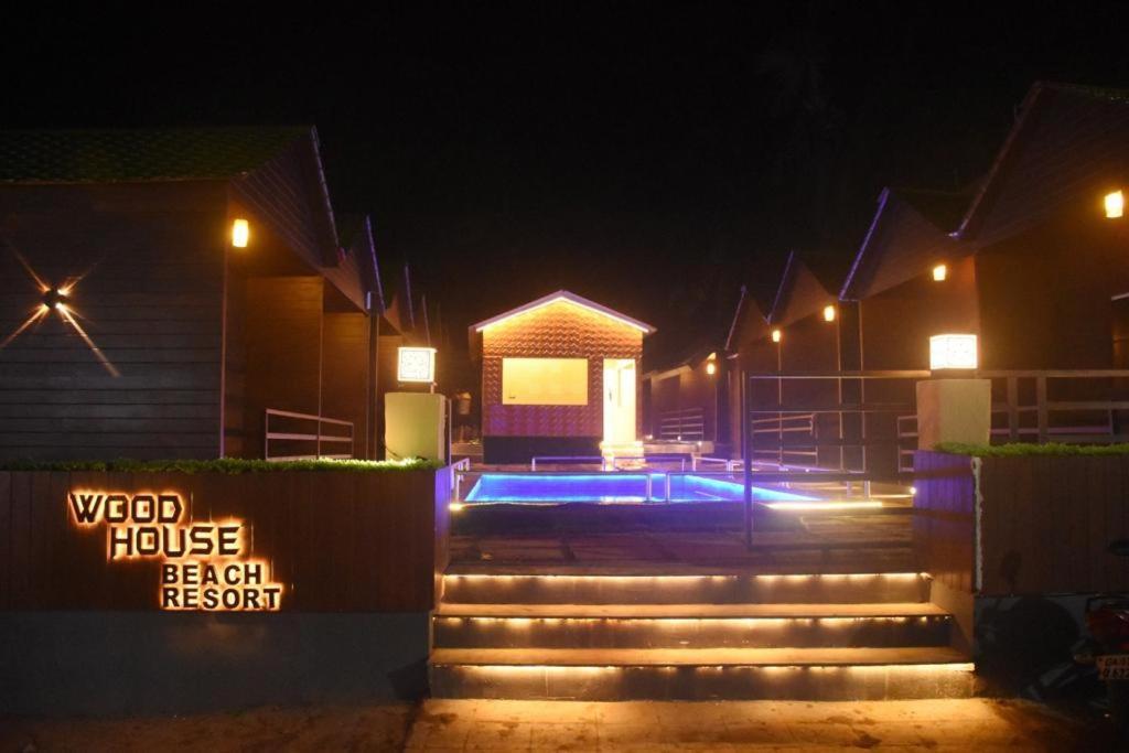 Woodhouse Beach Resort Baga Exteriör bild