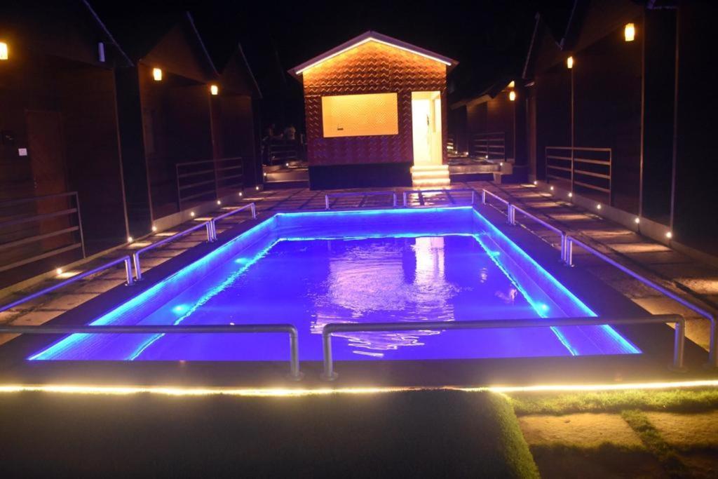 Woodhouse Beach Resort Baga Exteriör bild